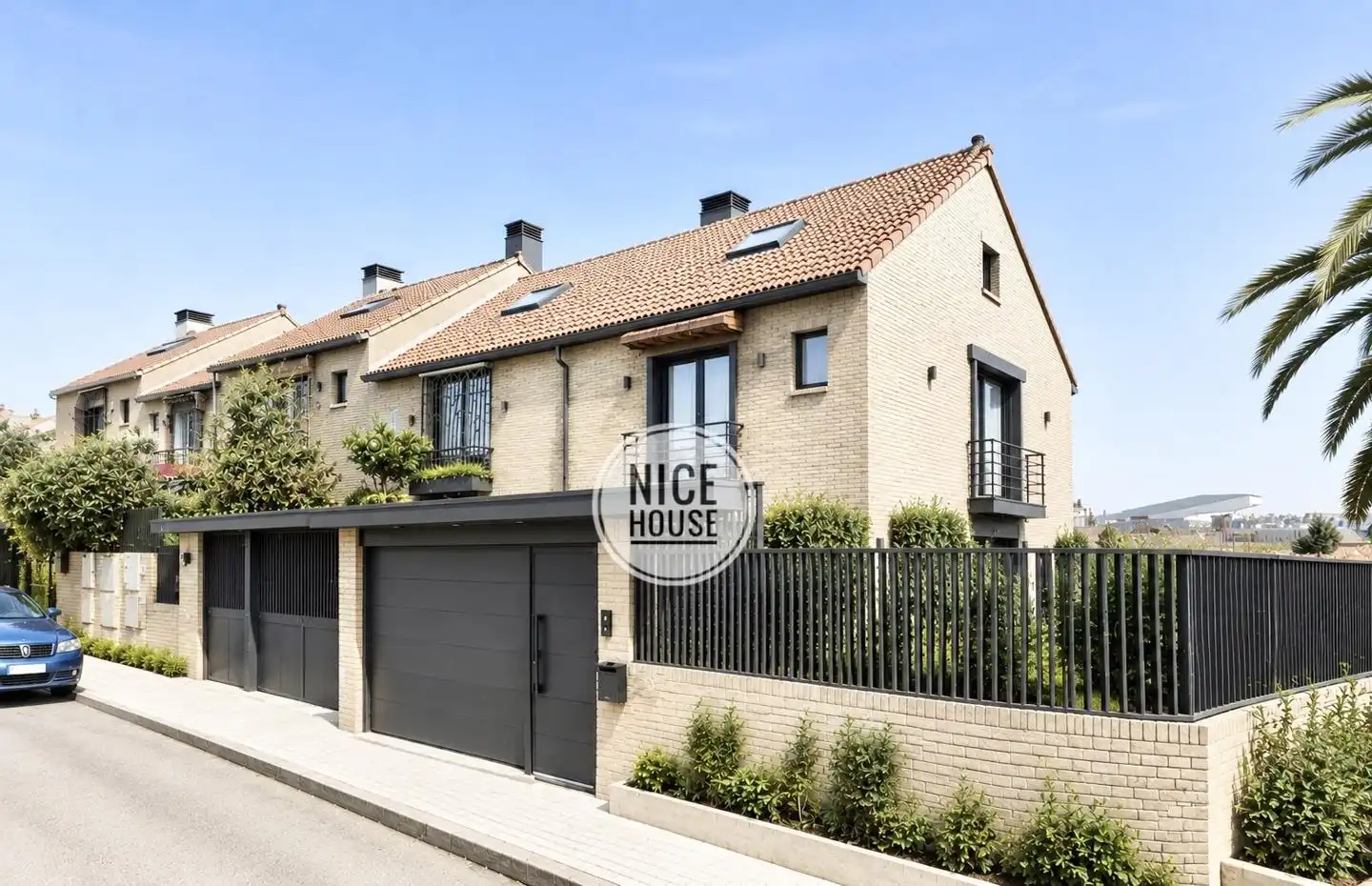 Exterior view of Houses for sale in Madrid  with Air Conditioner, Private garden and Terrace