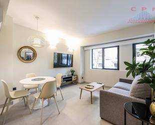 Living room of Flat to rent in  Madrid Capital  with Air Conditioner, Heating and Parquet flooring