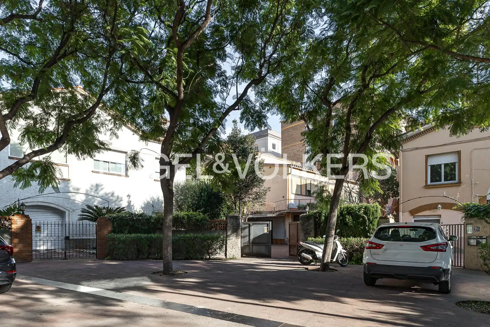 Vista exterior de Casa o chalet en venta en Sant Just Desvern con Calefacción y Terraza
