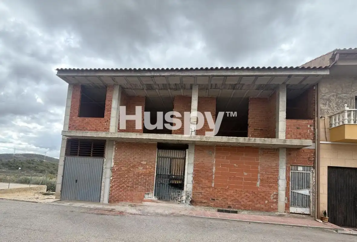 Adosado con balcón en venta en Bo. San Ginés