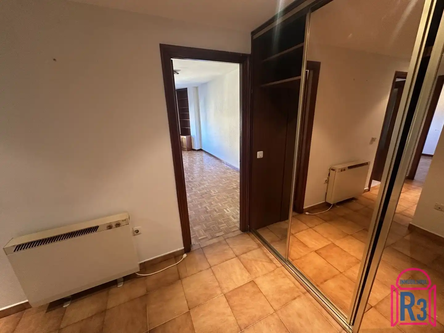 Apartament en venda en León Capital  amb Calefacció, Terrassa i Moblat