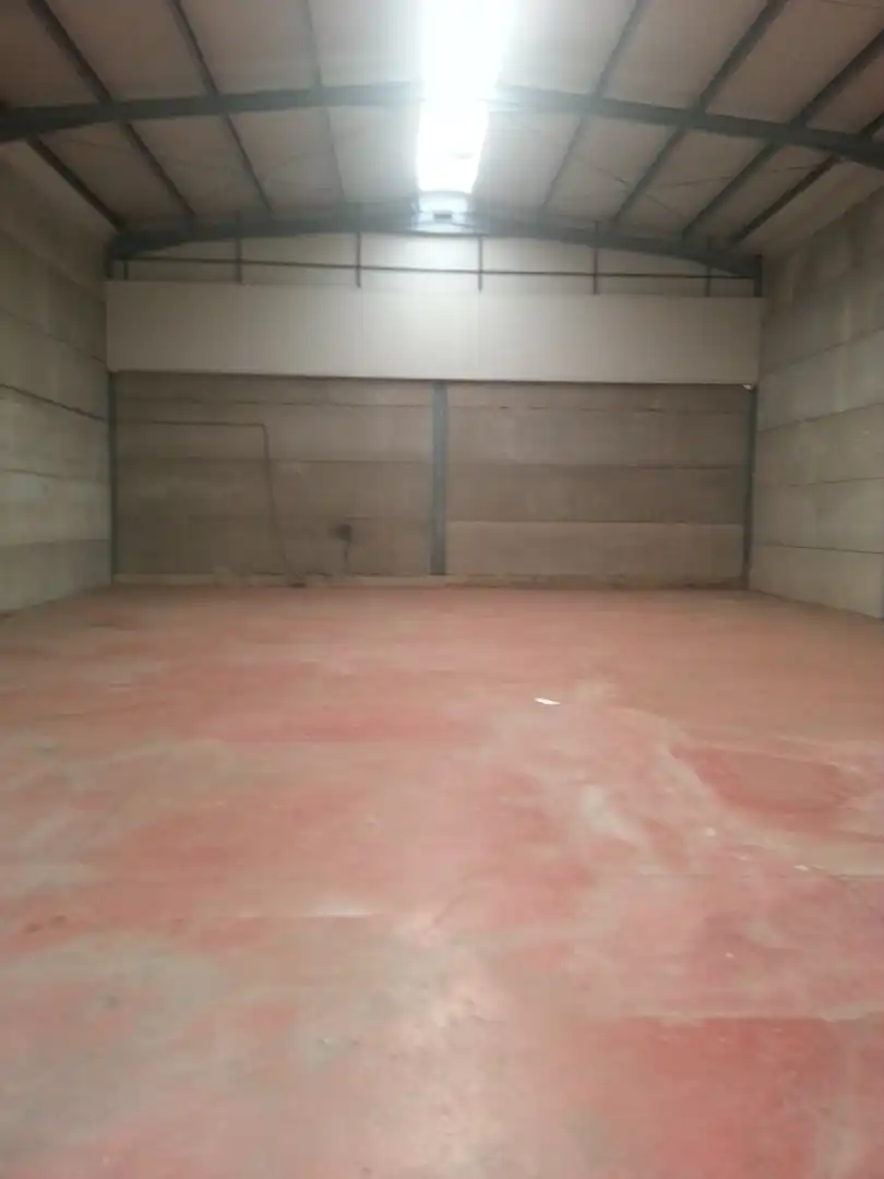 Nave industrial de alquiler en Valdeavero
