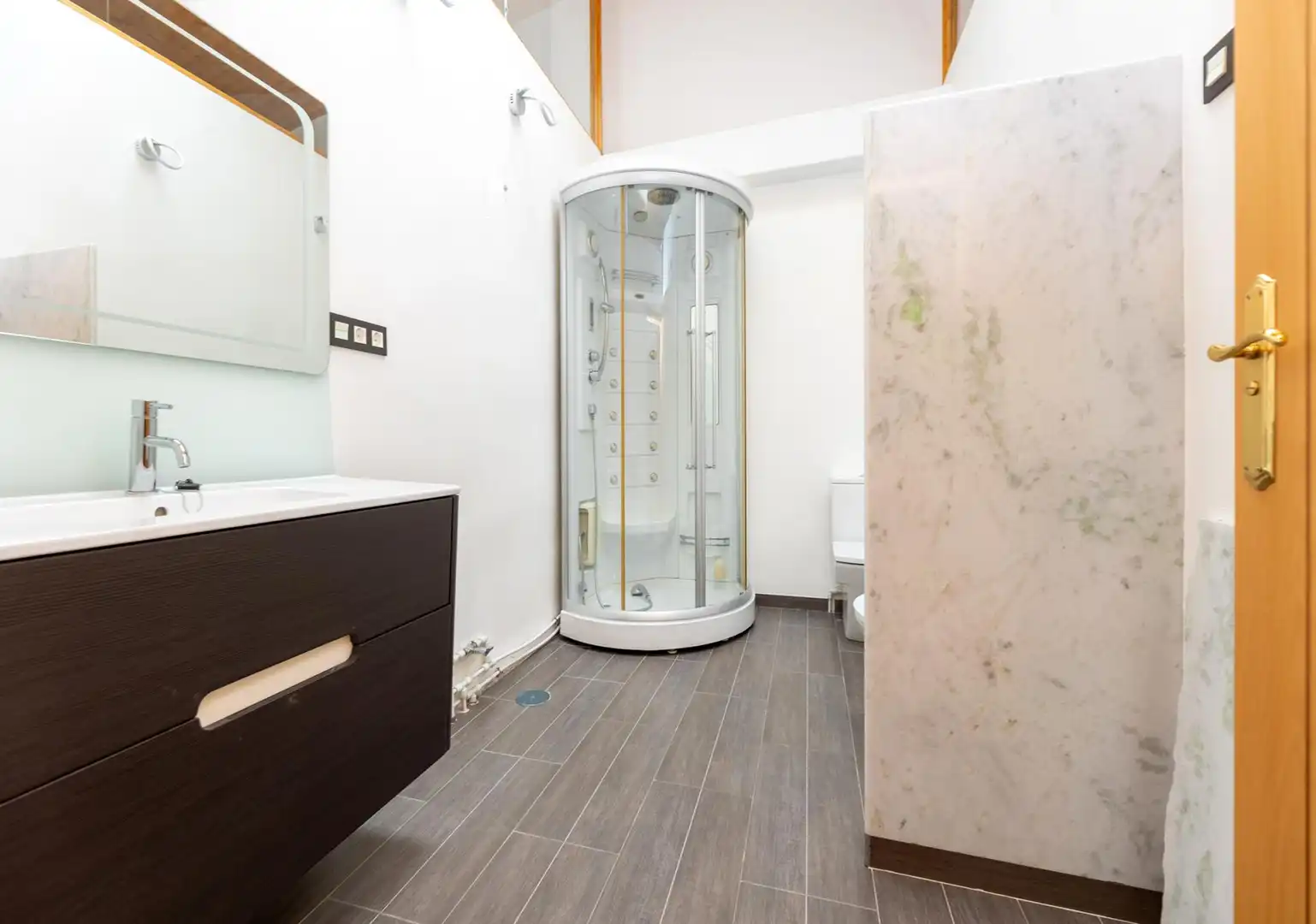 Bathroom of Houses for sale in Granada