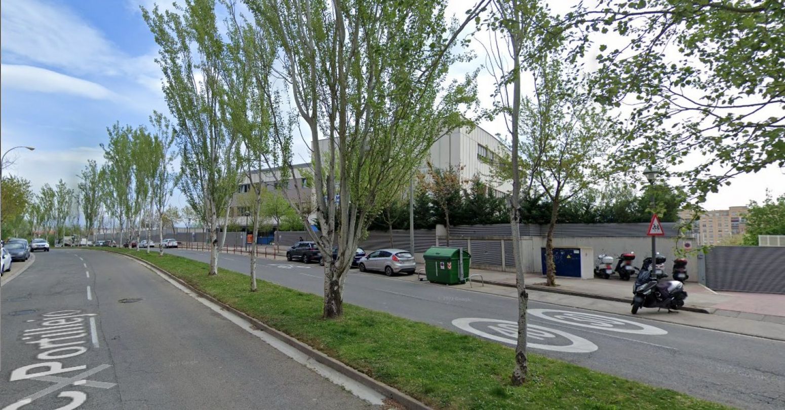 Vista exterior de Local de lloguer en  Logroño amb Terrassa