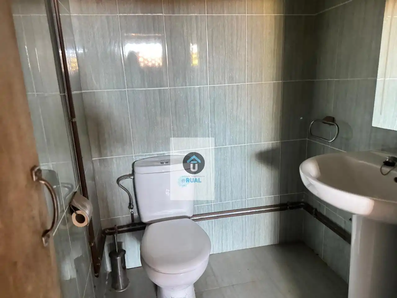 Bathroom of Commercial properties for sale in Belvís de la Jara