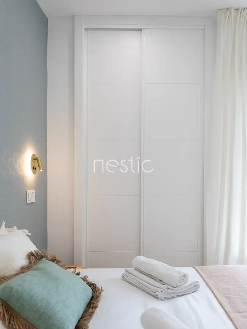 Dormitori de Apartament de lloguer en Madrid amb Aire condicionat, Calefacció i Terrassa