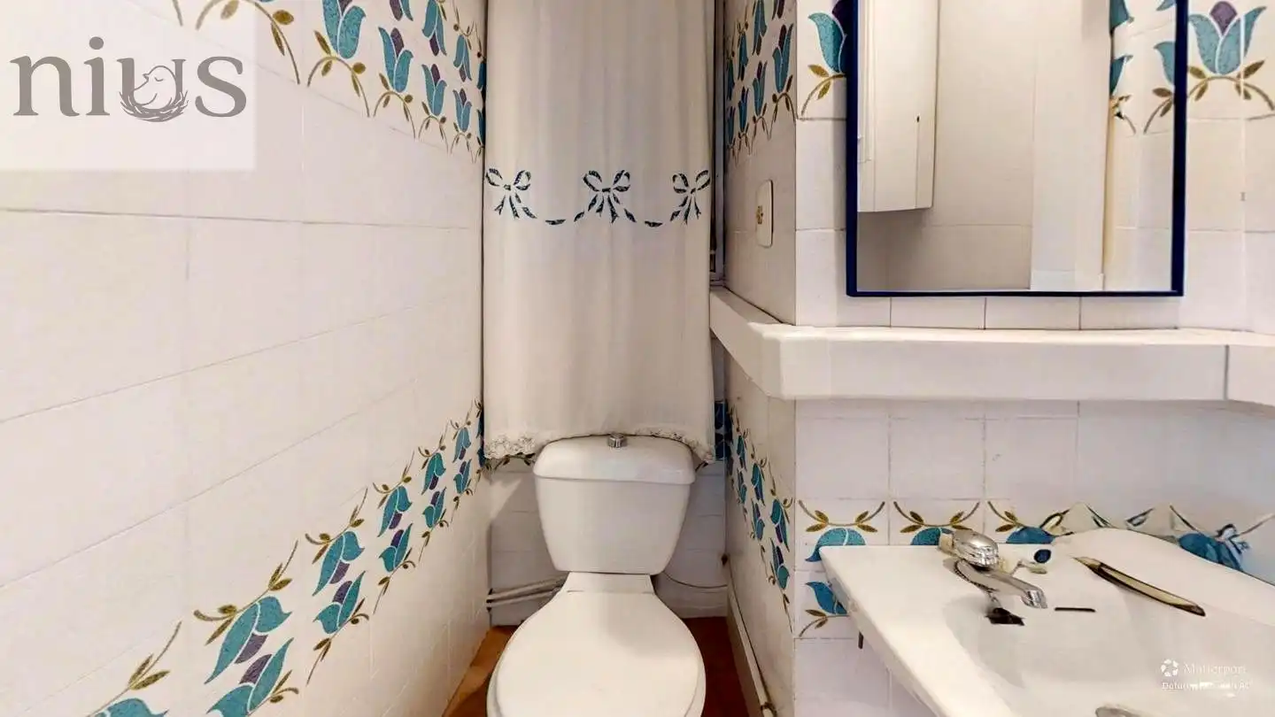 Bany de Oficina de lloguer en Silla amb Aire condicionat