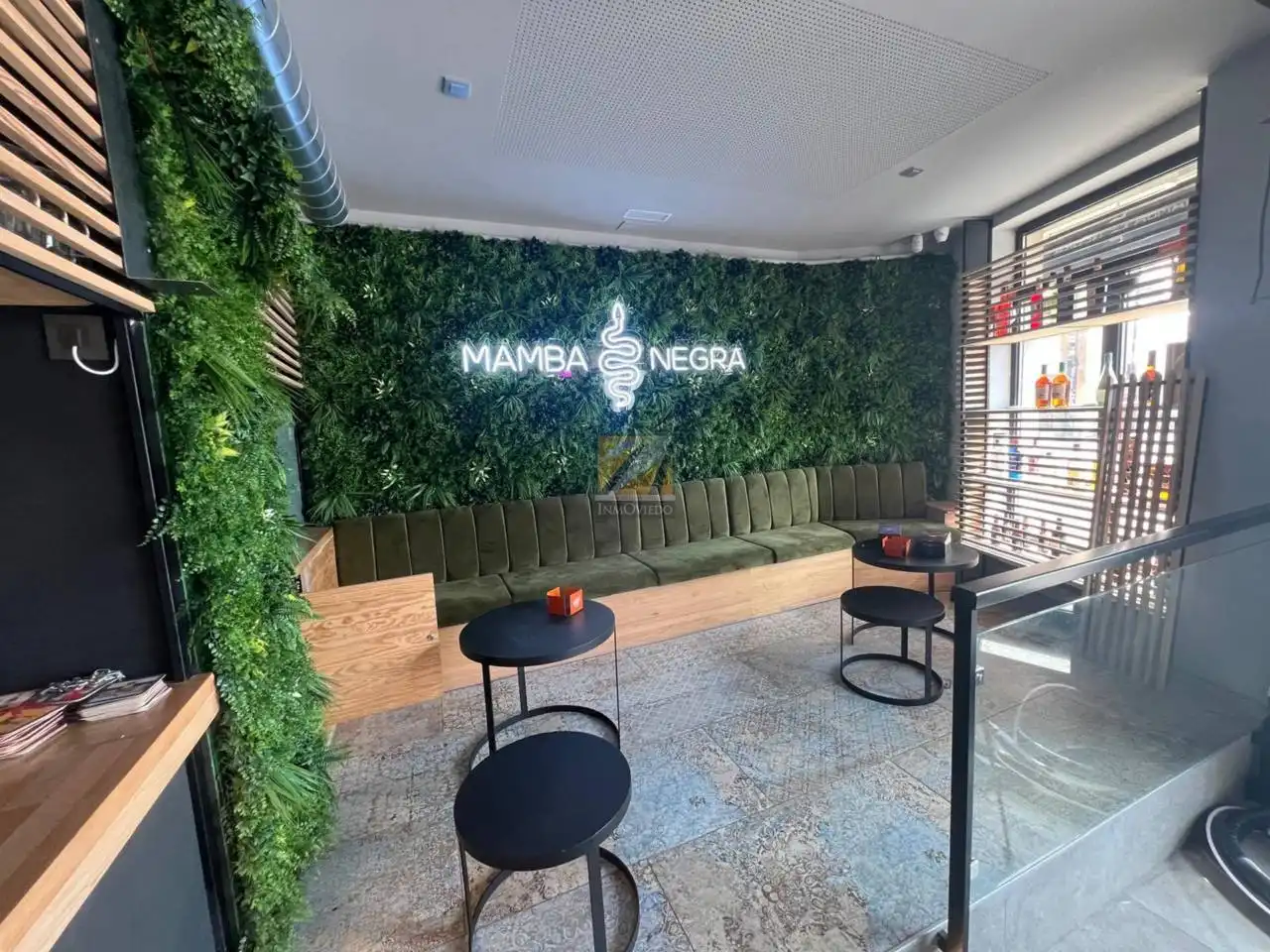 Terraza de Local en venta en Oviedo  con Aire acondicionado y Alarma
