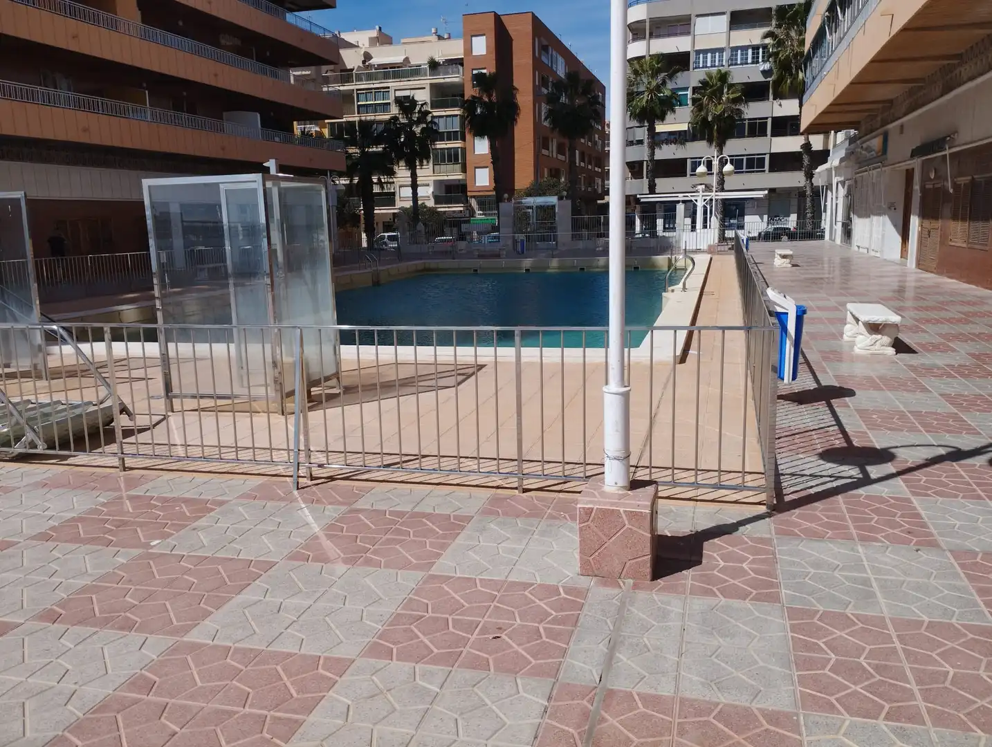 Piscina de Pis en venda en Torrevieja amb Terrassa, Moblat i Forn