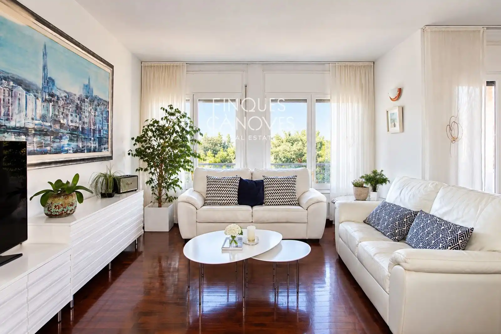 Sala d'estar de Casa adosada en venda en Girona amb Aire condicionat, Calefacció i Jardí privat