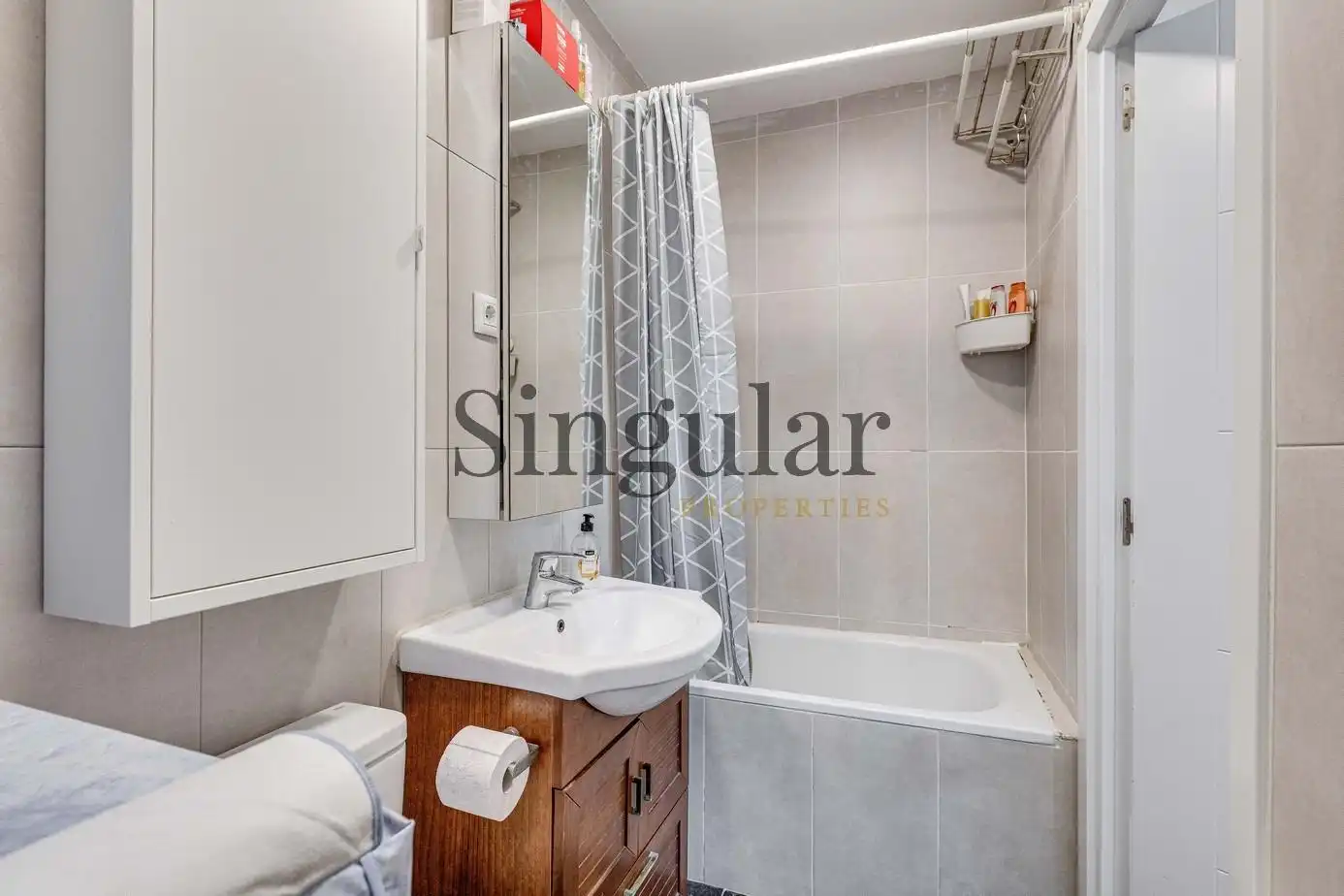Habitación de Piso en venta en Barcelona con Aire acondicionado, Calefacción y Balcón