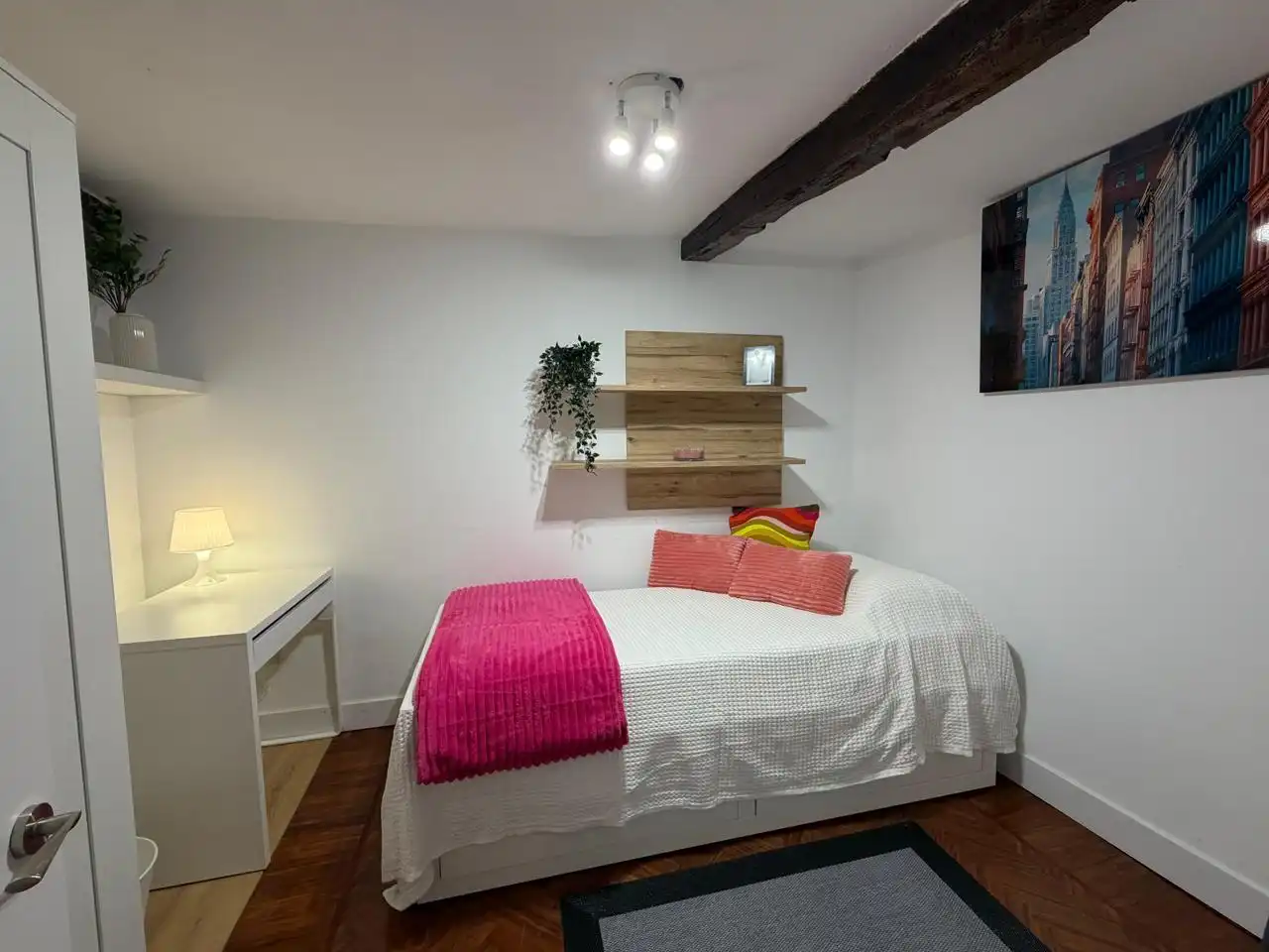 Schlafzimmer von Wohnung zur untervermieten in Laredo mit Heizung und Möbliert