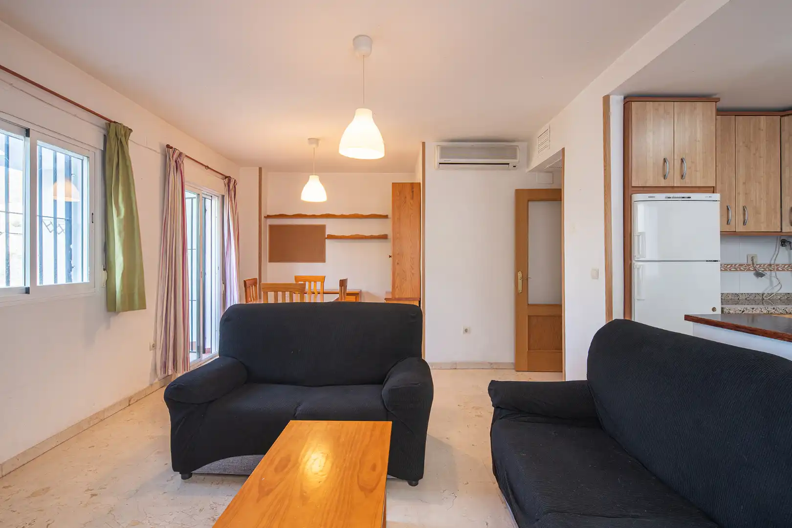 Sala de estar de Piso en venta en Güéjar Sierra con Aire acondicionado, Terraza y Amueblado