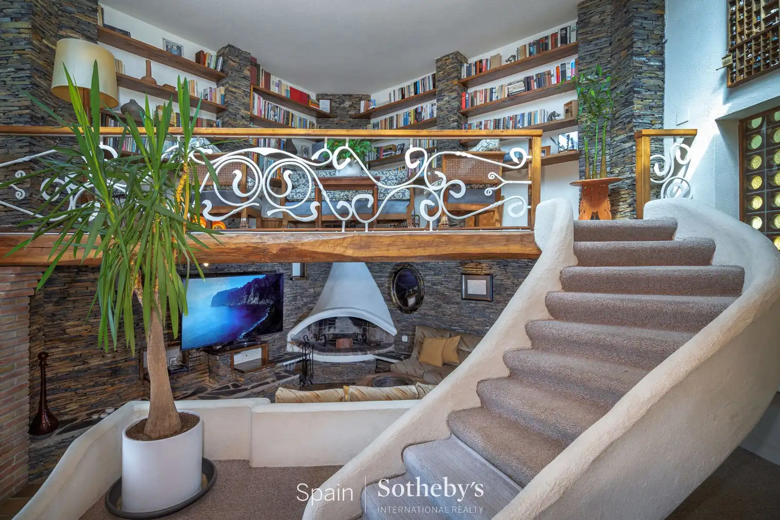House with pool for sale in Carrer Osca, imagen 23