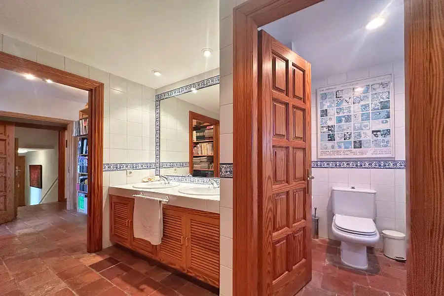 Bathroom of Houses for sale in Hoyo de Manzanares  with Air Conditioner, Heating and Private garden