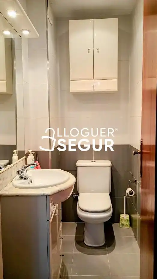 Badezimmer von Wohnung zur Miete in Castelldefels mit Klimaanlage, Heizung und Terrasse