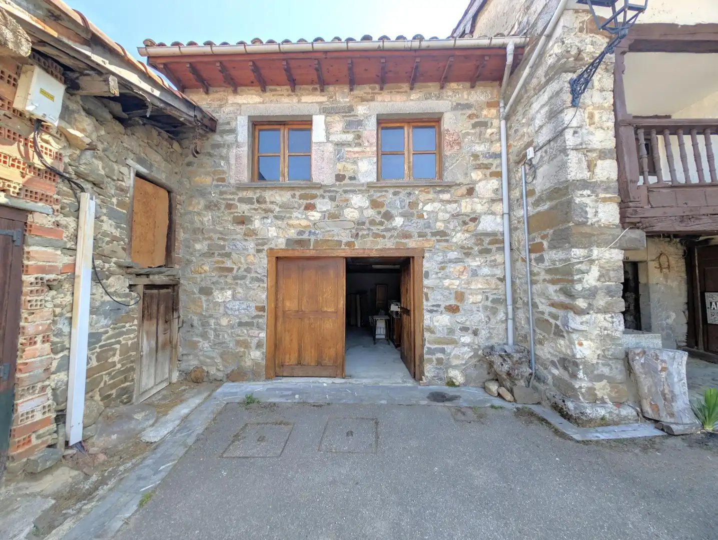 Vista exterior de Finca rústica en venda en Aller amb Jardí privat