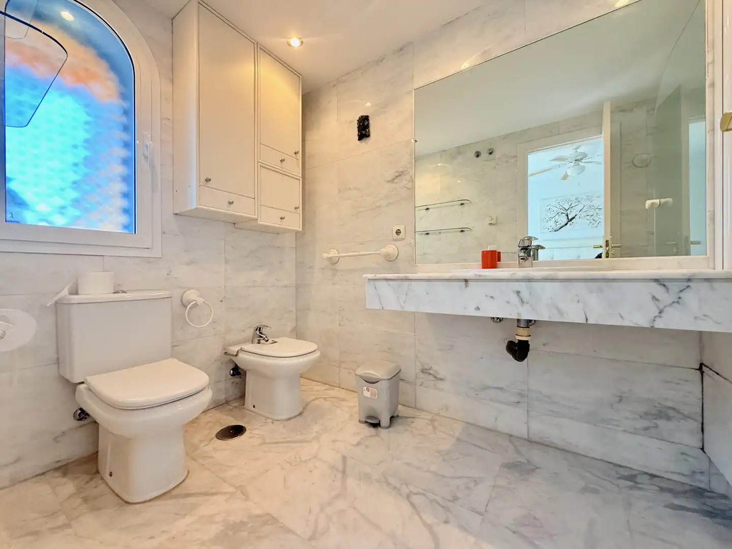 Badezimmer von Maisonette zur Miete in Marbella mit Heizung, Abstellraum und Schwimmbad