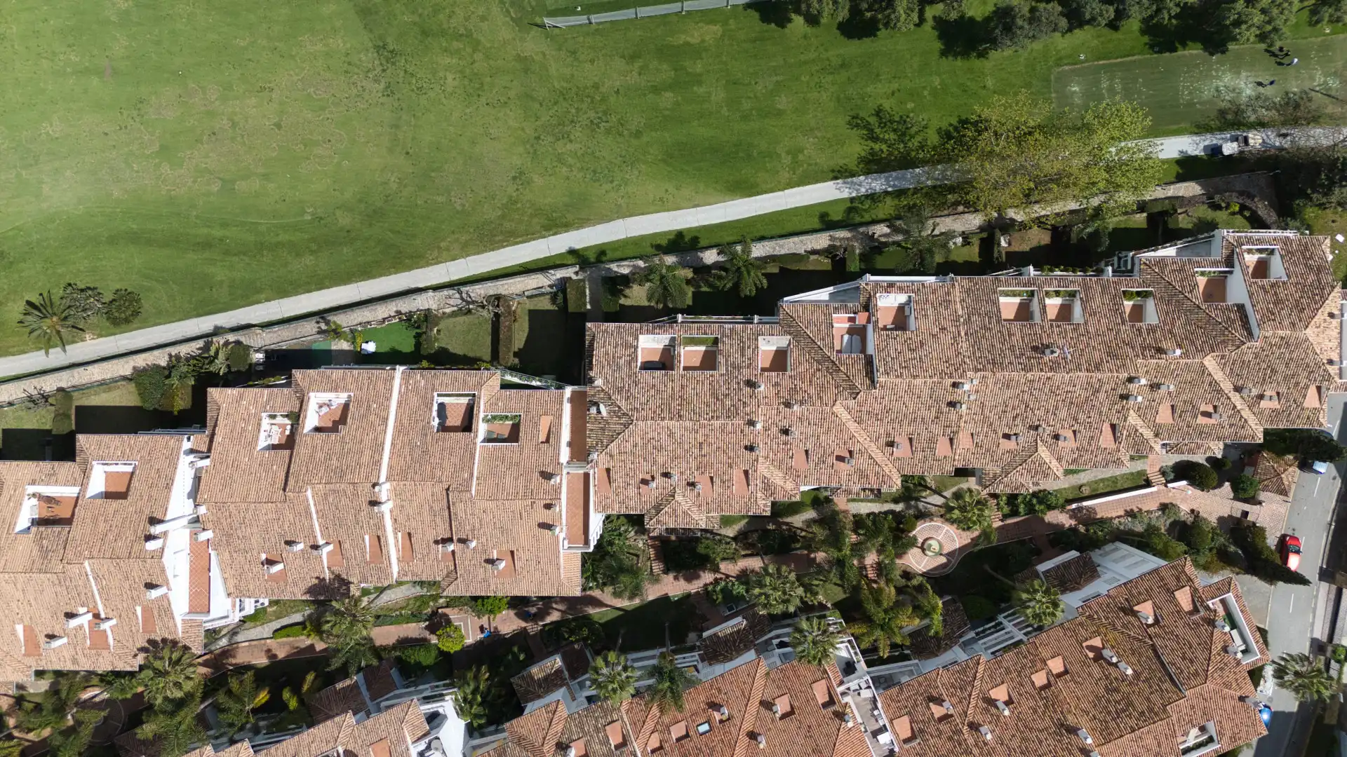 Vista exterior de Ático en venta en Marbella con Aire acondicionado, Calefacción y Terraza