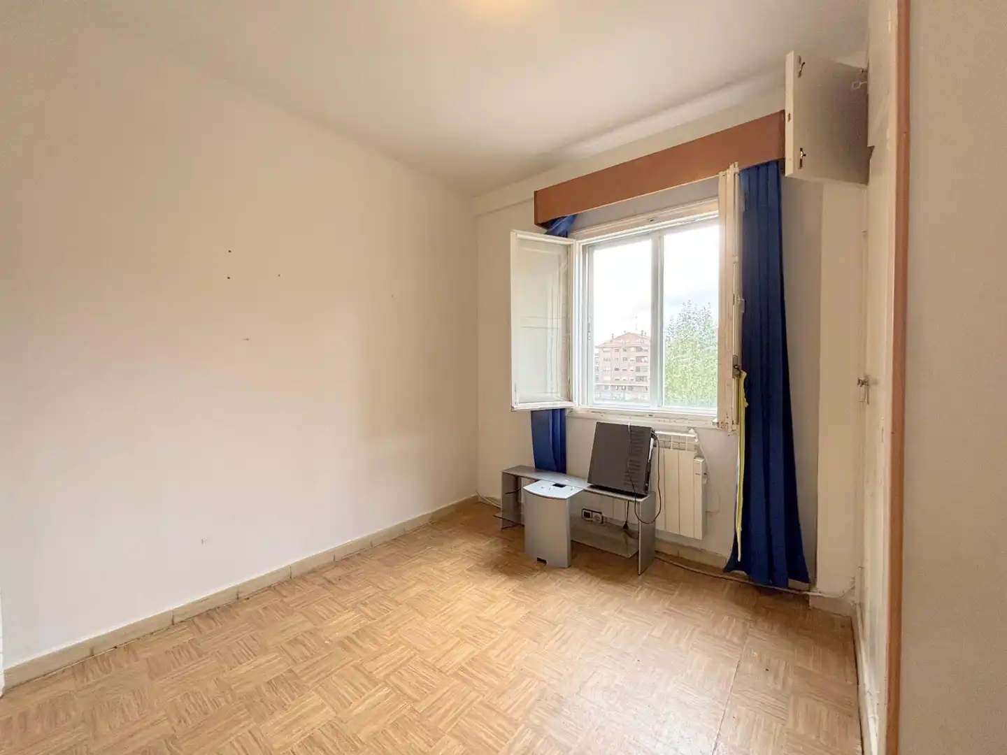 Bedroom of Flat for sale in Ávila