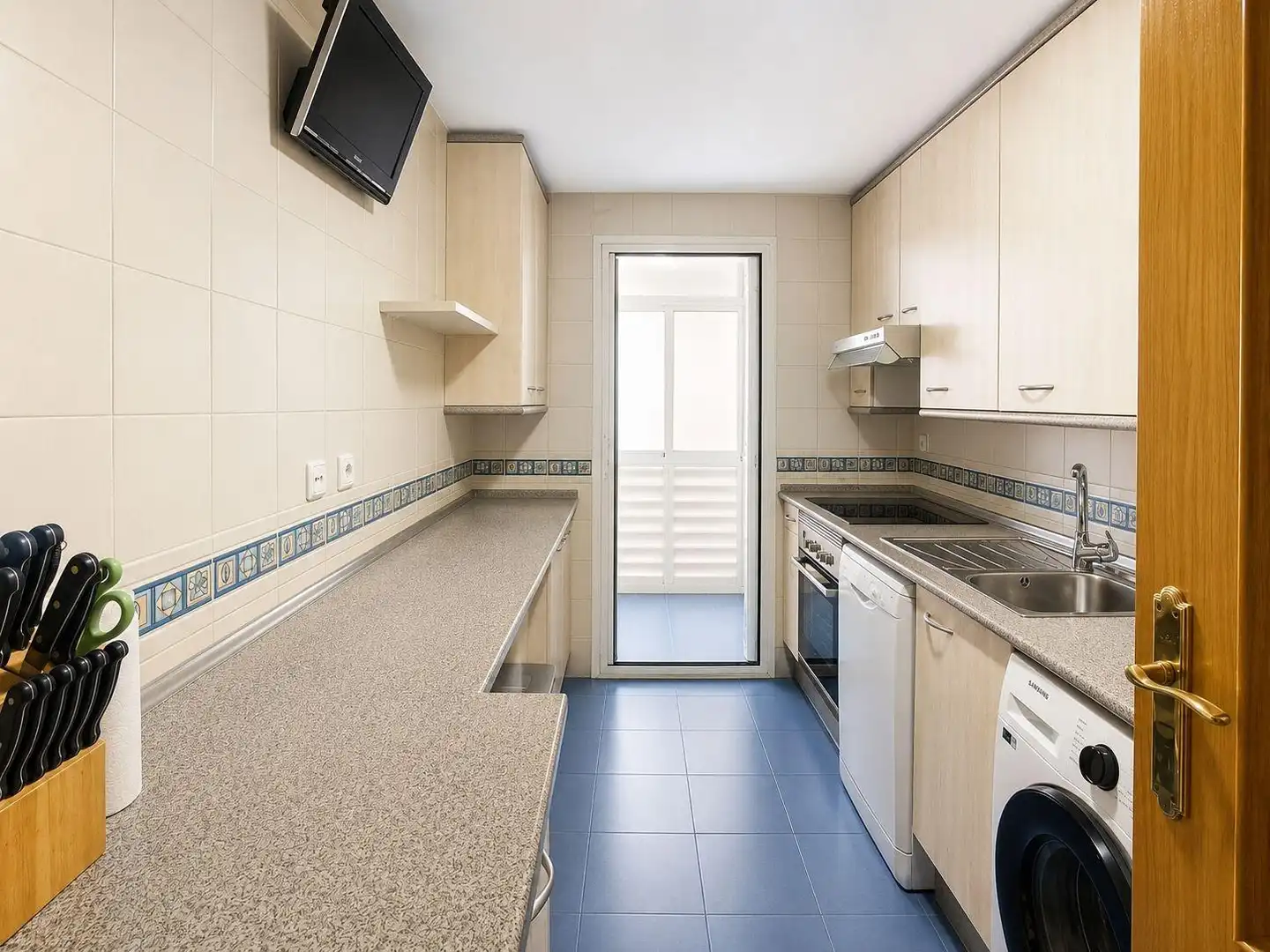 Flat with pool for sale in Avenida Pablo Iglesias, imagen 5
