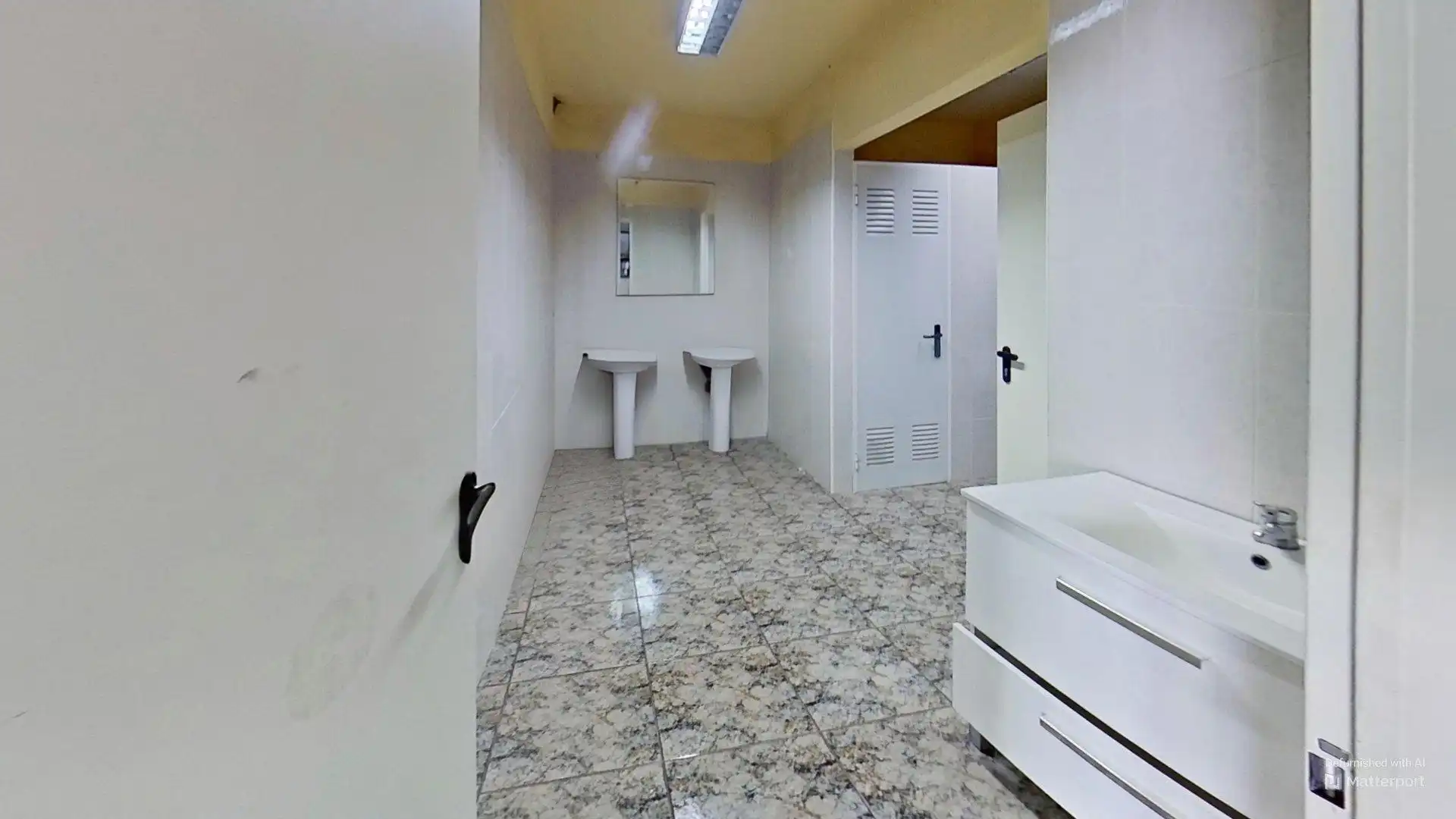 Bathroom of Industrial buildings for sale in Alicante / Alacant  with Alarm