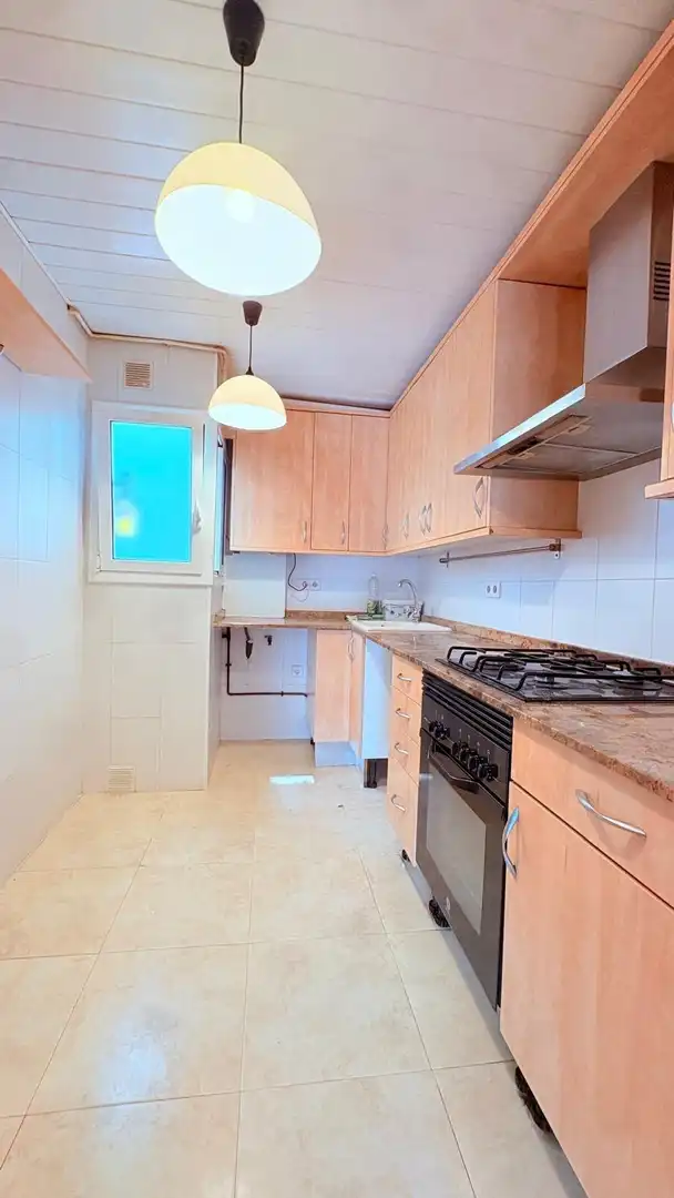 Cocina de Piso en venta en Castellar del Vallès con Calefacción y Terraza