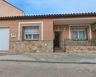 Exterior view of Single-family semi-detached for sale in Cebolla  with Air Conditioner, Heating and Storage room