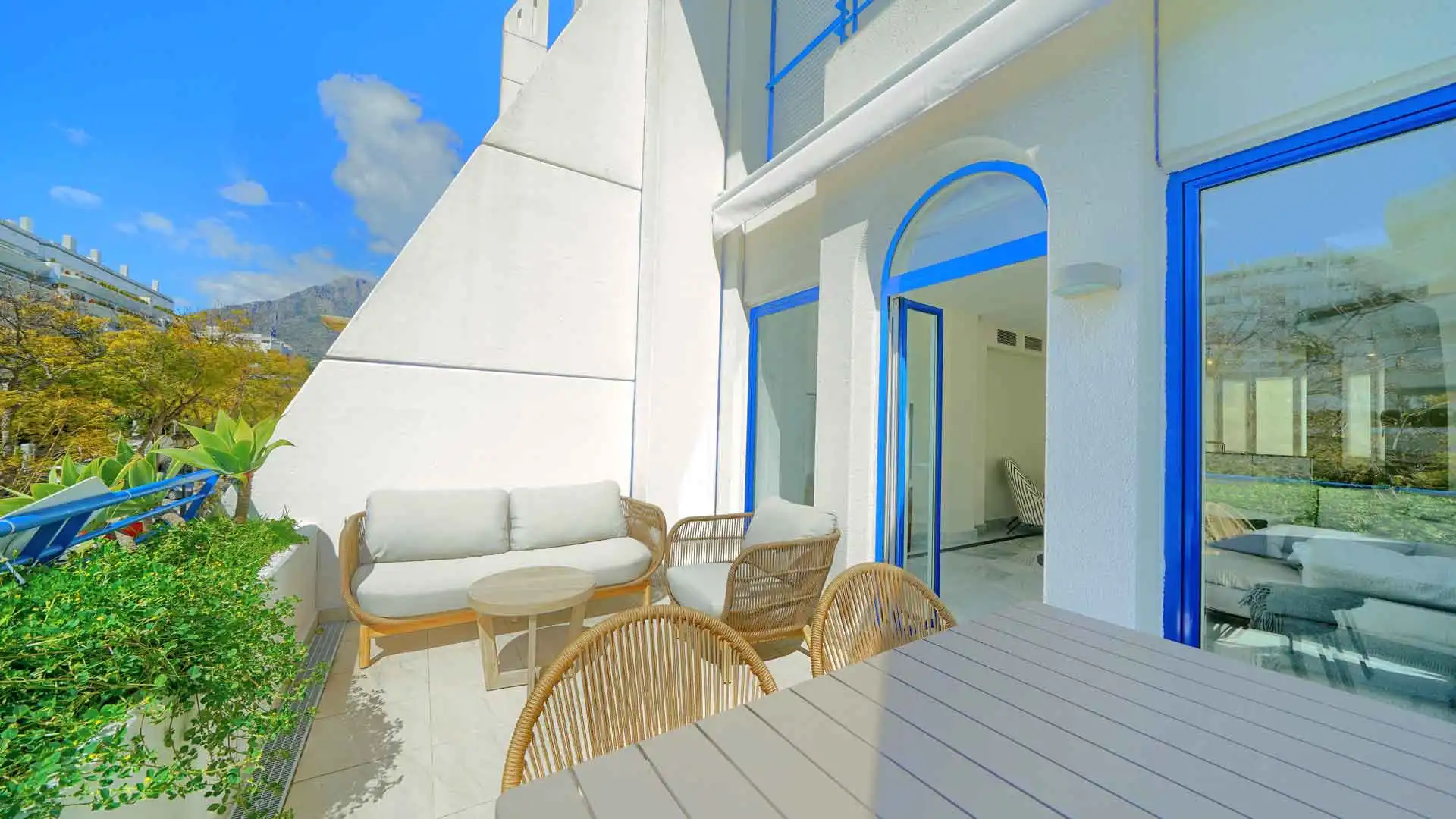 Apartment with pool for sale in Marbella Centro, imagen 2