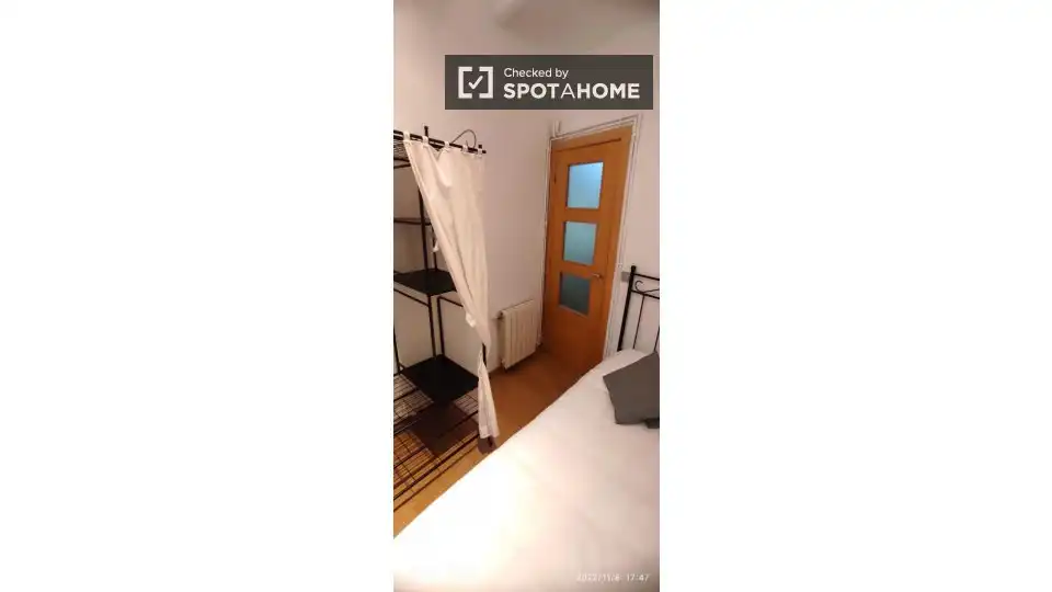 Flat for rent in Sants-Badal