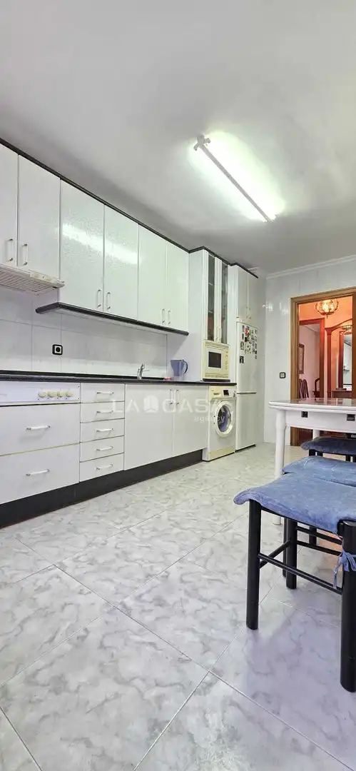 Cocina de Piso en venta en Valladolid con Calefacción, Trastero y Balcón