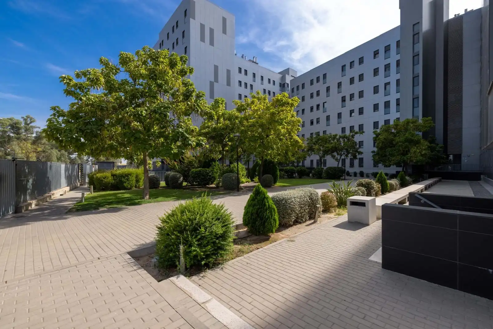 Vista exterior de Piso en venta en Sevilla con Aire acondicionado, Calefacción y Trastero