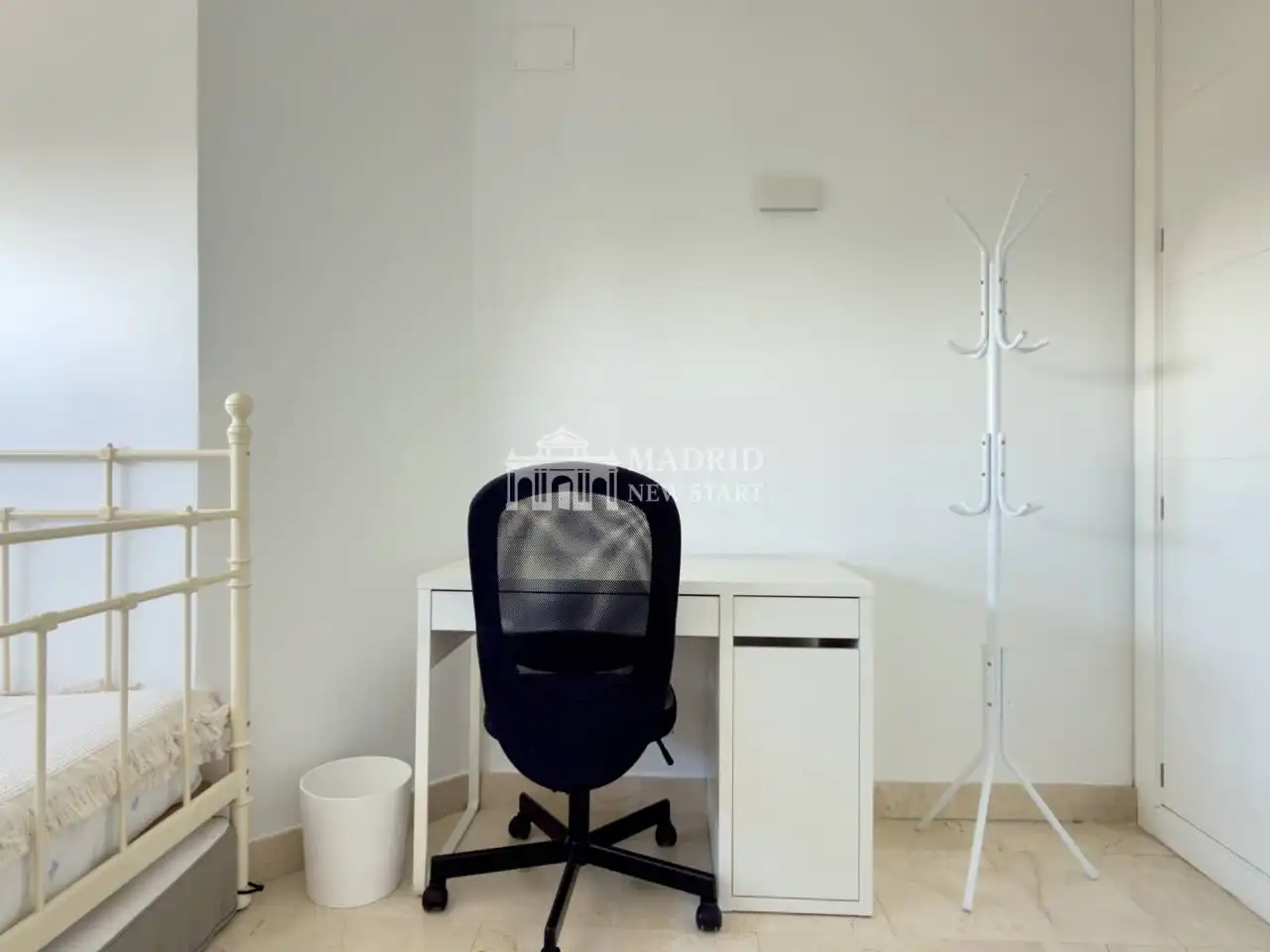 Habitación de Dúplex de alquiler en Madrid con Aire acondicionado, Calefacción y Amueblado