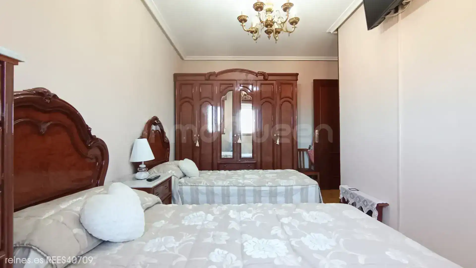 Habitación de Apartamento de alquiler en Siero con Calefacción y Amueblado