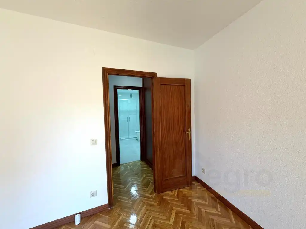 Schlafzimmer von Wohnung zur Miete in Madrid