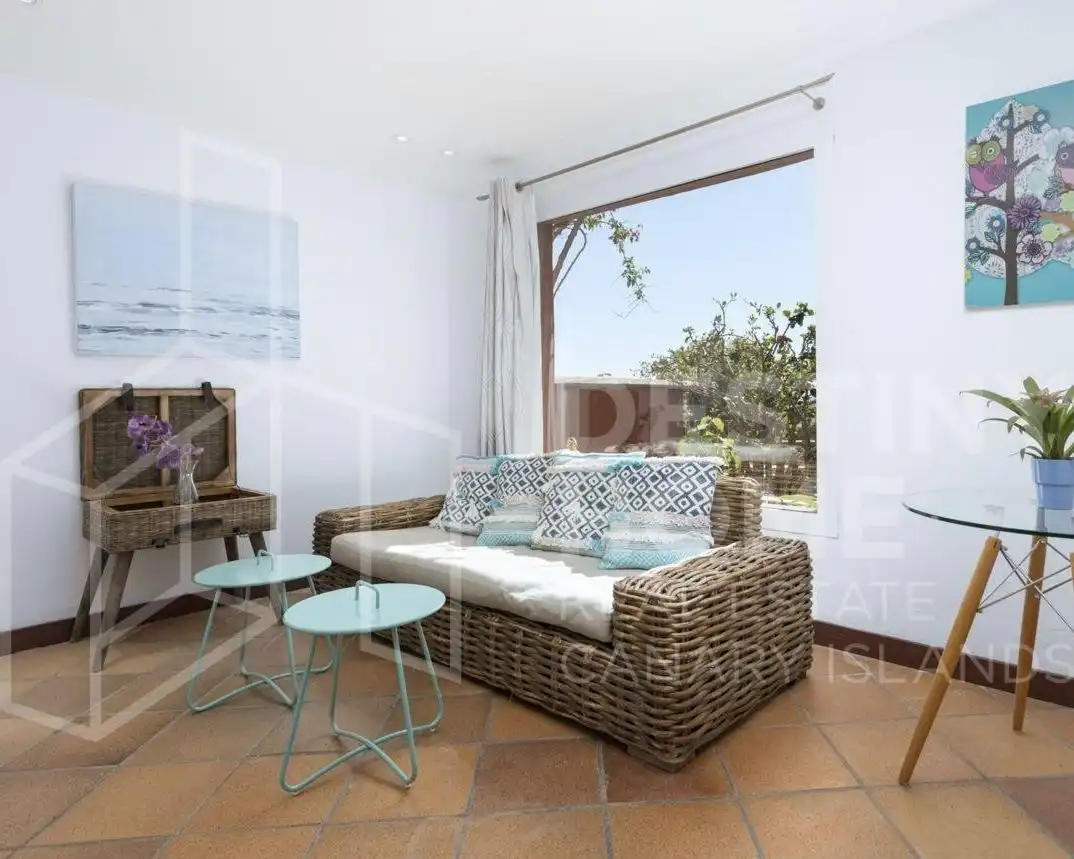 Sala d'estar de Casa o xalet en venda en La Oliva amb Jardí privat, Traster i Piscina