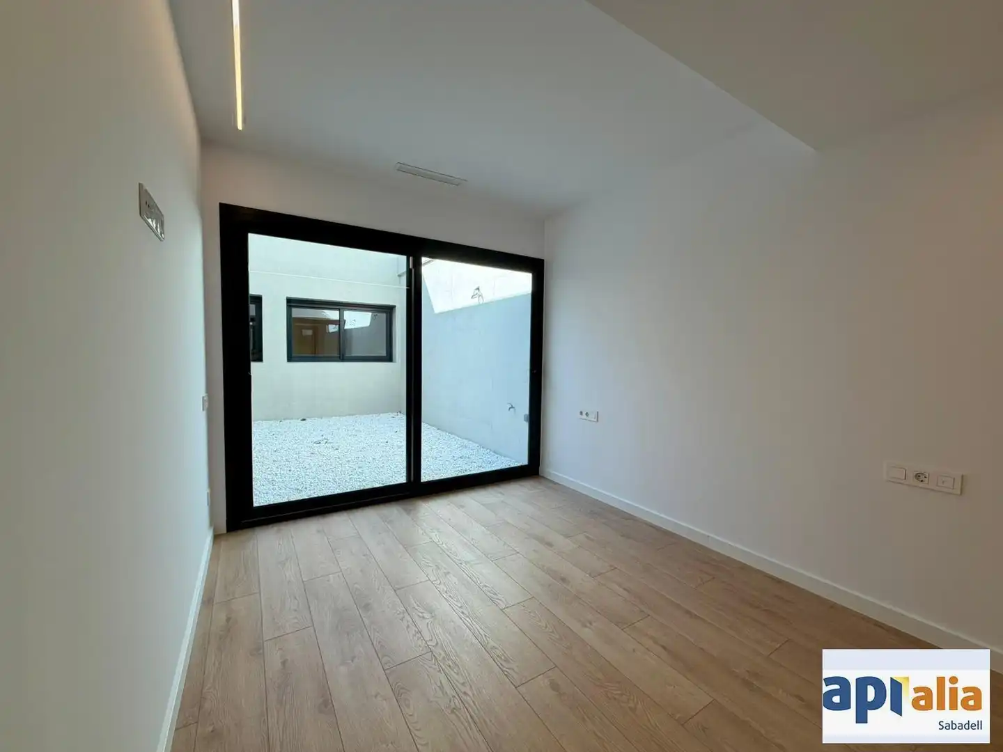 Flat for sale in Sabadell  with Air Conditioner, Terrace and Storage room