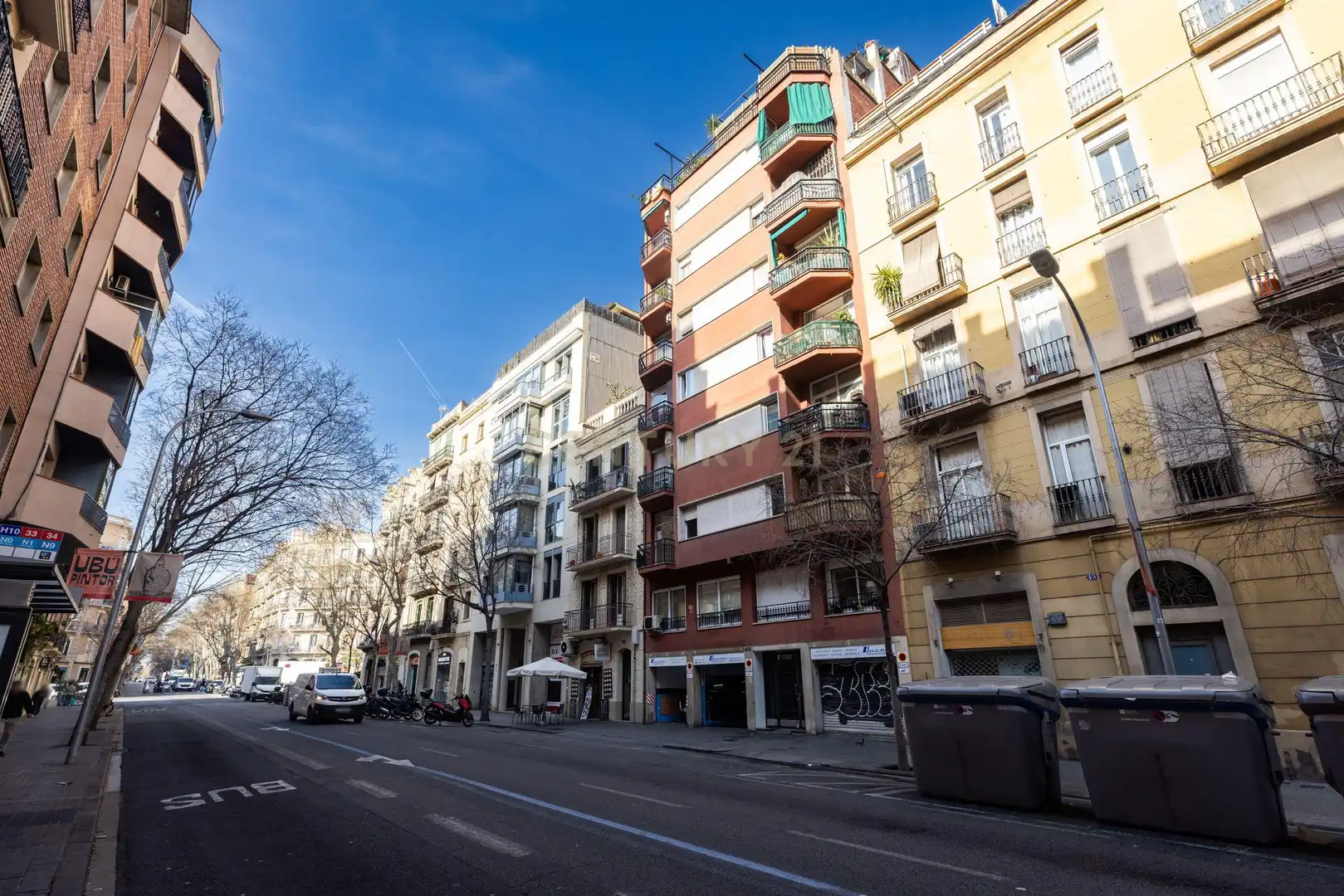 Außenansicht von Wohnung zum Verkauf in Barcelona