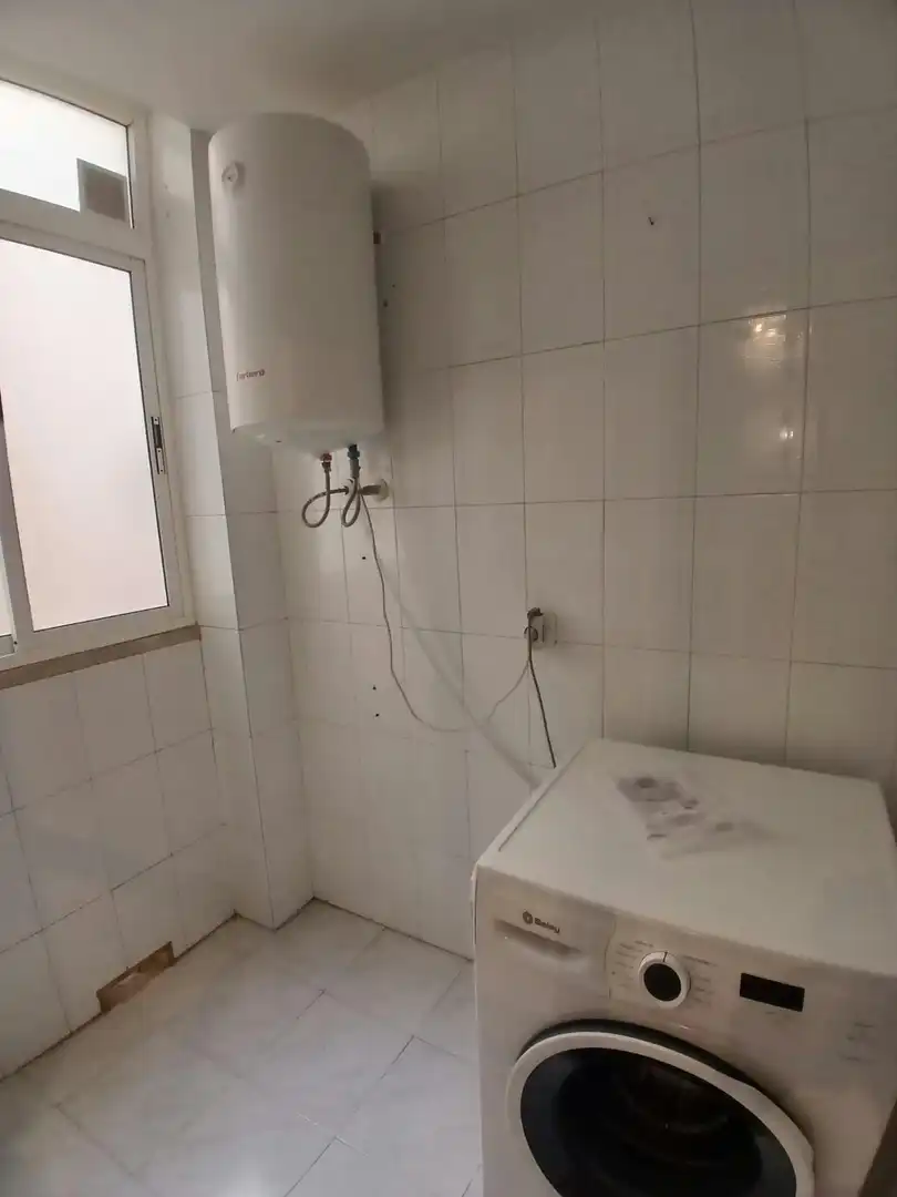 Badezimmer von Wohnung zur Miete in Málaga mit Klimaanlage und Alarm