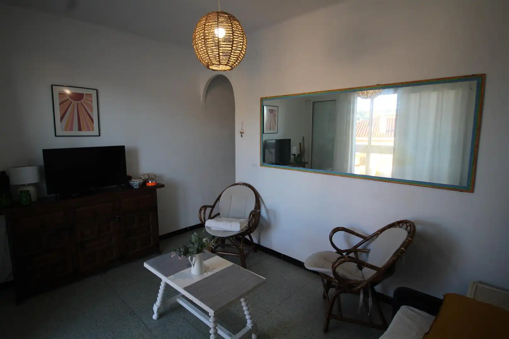 Sala de estar de Apartamento en venta en L'Estartit con Calefacción, Terraza y Amueblado