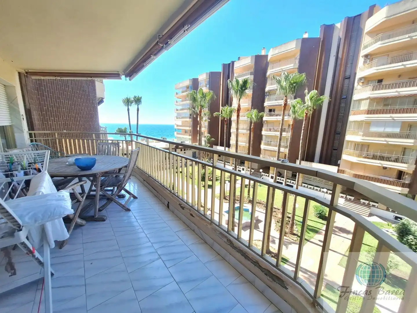 Außenansicht von Wohnung zum Verkauf in Fuengirola mit Klimaanlage und Terrasse