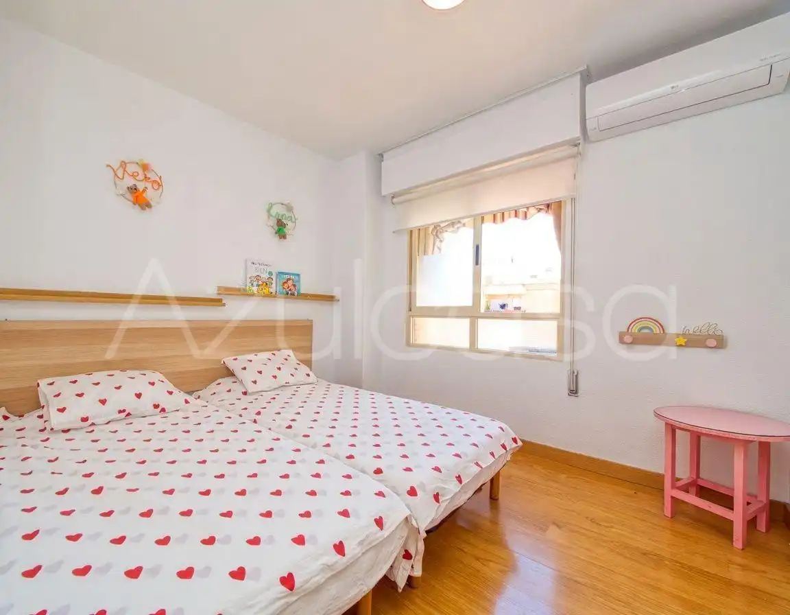 Schlafzimmer von Wohnung zum Verkauf in Sant Joan d'Alacant mit Klimaanlage, Terrasse und Gemeinschaftspool
