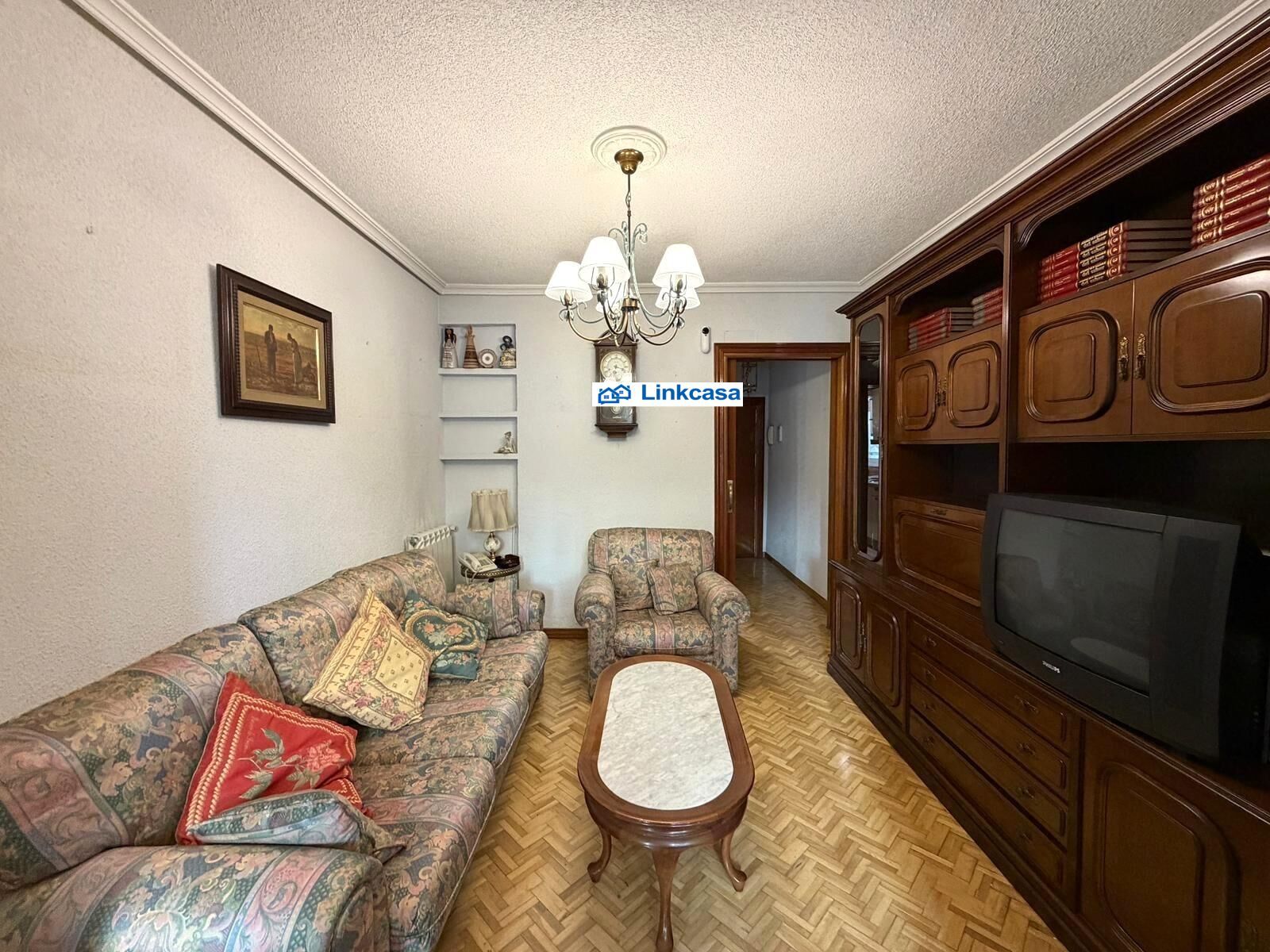 Sala d'estar de Pis en venda en  Madrid Capital amb Calefacció, Traster i Alarma