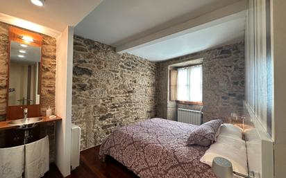 Bedroom of Apartment to rent in Santiago de Compostela   with Heating, Private garden and Parquet flooring