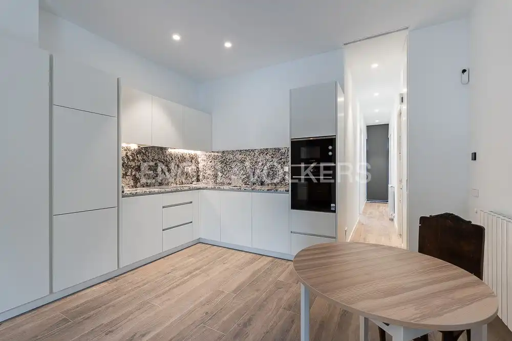 Cuina de Apartament en venda en Valencia amb Aire condicionat, Calefacció i Terrassa