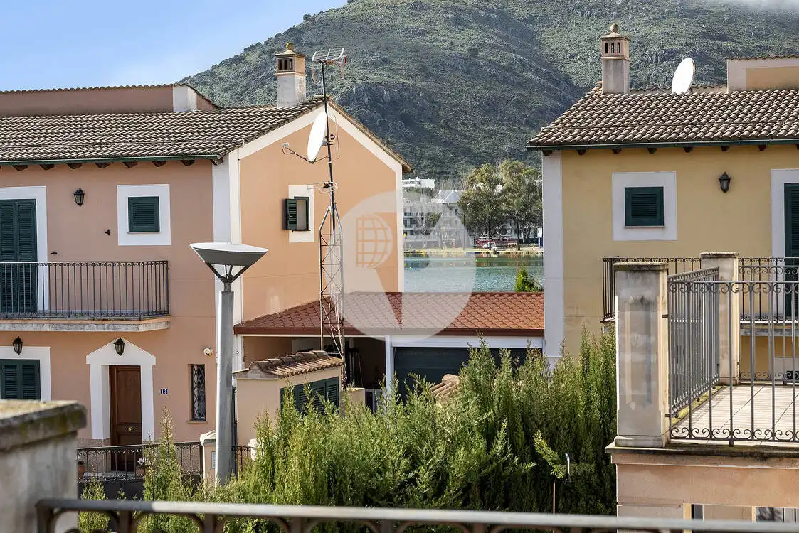 Außenansicht von Einfamilien-Reihenhaus zum Verkauf in Alcúdia mit Terrasse, Schwimmbad und Balkon