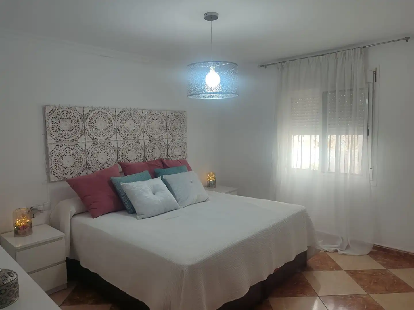 Dormitori de Casa adosada en venda en Algeciras amb Aire condicionat i Traster