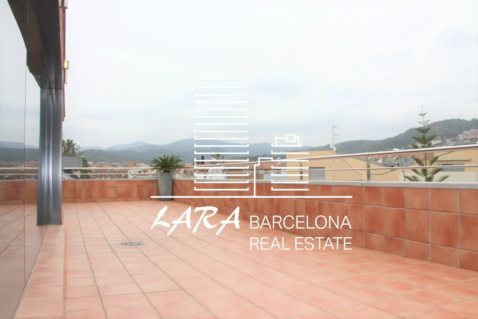 Vista exterior de Casa o chalet en venta en Viladecans con Aire acondicionado, Calefacción y Jardín privado