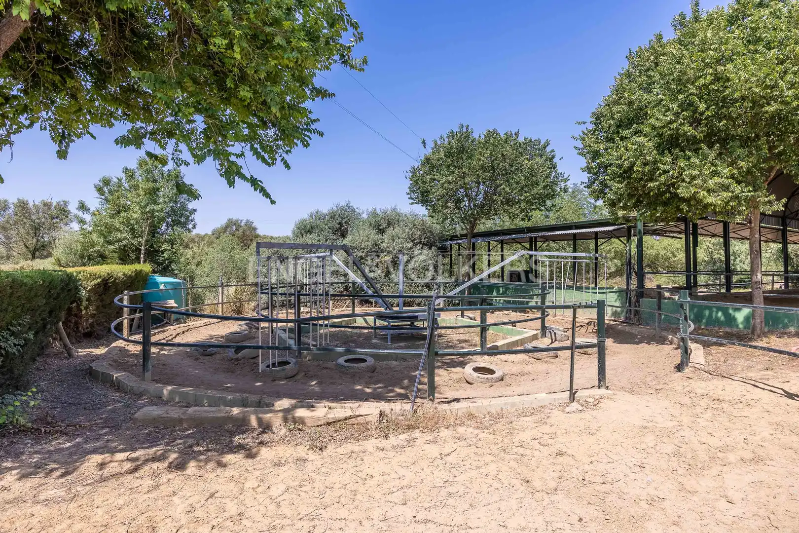 Finca rústica en venta en Alcalá del Río con Aire acondicionado, Calefacción y Jardín privado