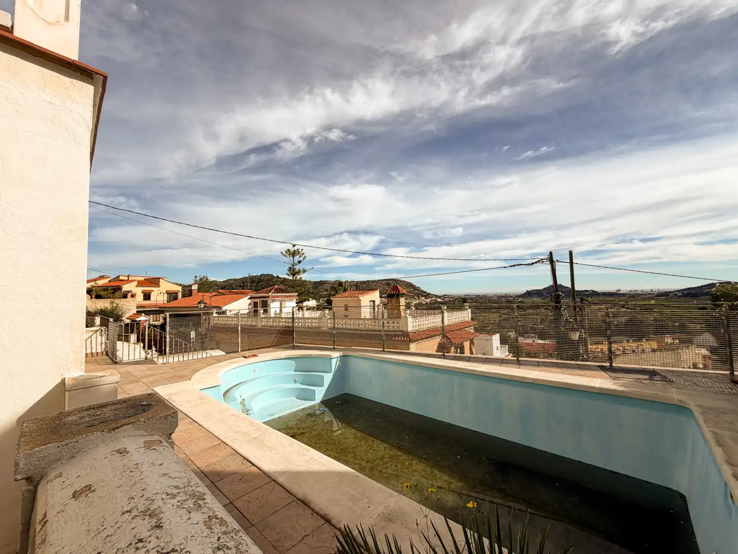 Schwimmbecken von Haus oder Chalet zum Verkauf in Gilet mit Heizung, Parkett und Terrasse